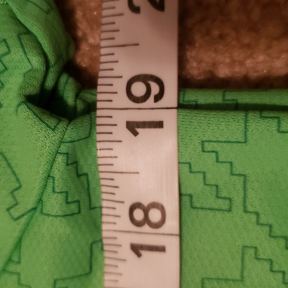 Nike Golf Women's Green Geometric Print Shirt - Picture 10 of 12